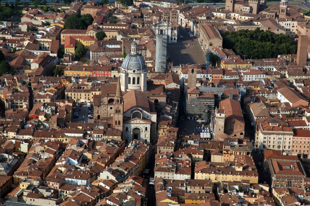 Aerial photograph Mantua - Church building of the cathedral in the old town in Mantua in Lobardy, Italy