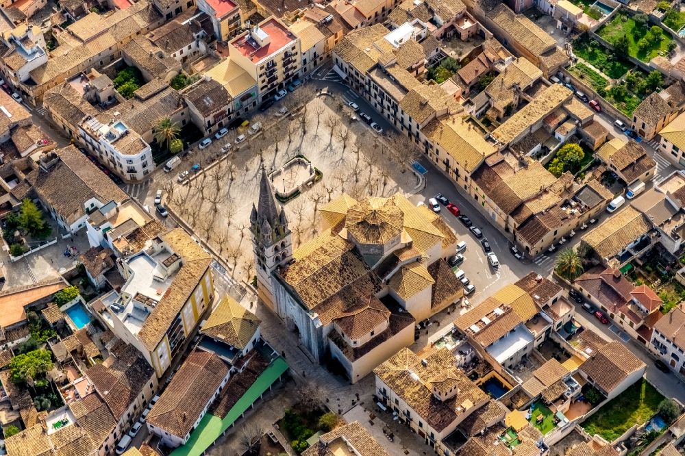 Aerial photograph Binissalem - Church building Esglesia de Santa Maria de Robines on Carrer Esglesia, Placa in the old town center of the city center in Binissalem in Balearic Island Mallorca, Spain