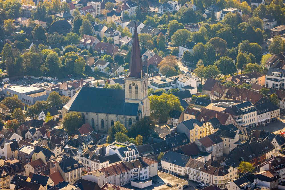 Aerial image Unna - Church building protestant Stadtkirche on place Kirchplatz in Unna at Ruhrgebiet in the state North Rhine-Westphalia, Germany