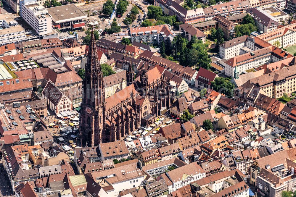 Aerial image Freiburg im Breisgau - Church building of the cathedral of Freiburger Muenster in the district Zentrum in Freiburg im Breisgau in the state Baden-Wurttemberg, Germany