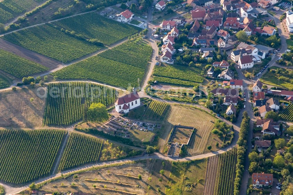 Aerial photograph Gleiszellen-Gleishorbach - Churches building the chapel Dionysius and grave-yard in the wine-yards near the district Gleishorbach in Gleiszellen-Gleishorbach in the state Rhineland-Palatinate