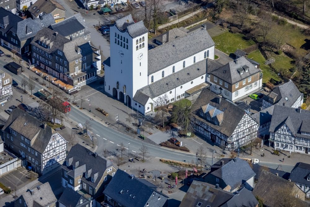 Fredeburg from the bird's eye view: Church building in St. Georg Old Town- center of downtown in Fredeburg at Sauerland in the state North Rhine-Westphalia, Germany