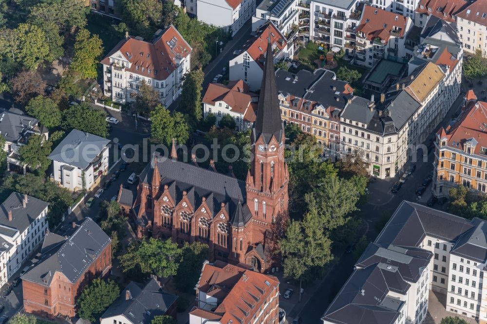 Aerial image Leipzig - Church building Heilandskirche on Weissenfelser Strasse in the district Plagwitz in Leipzig in the state Saxony, Germany