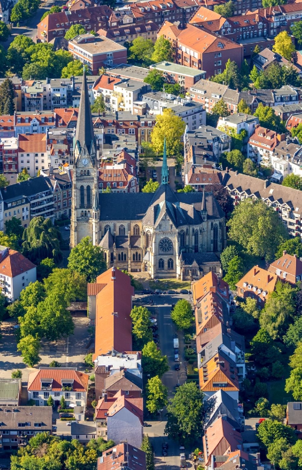 Aerial photograph Münster - Church building of the Holy Cross Church in the district Kreuzviertel in Munster in the state North Rhine-Westphalia, Germany