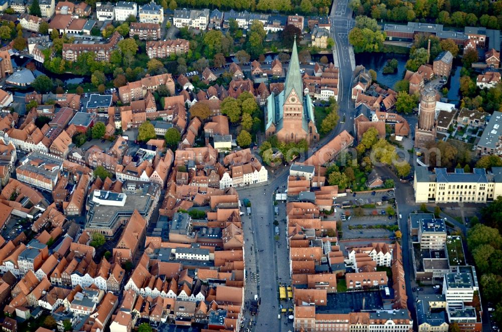 Lüneburg from the bird's eye view: Church building in St. Johannis Old Town- center of downtown in Lueneburg in the state Lower Saxony, Germany