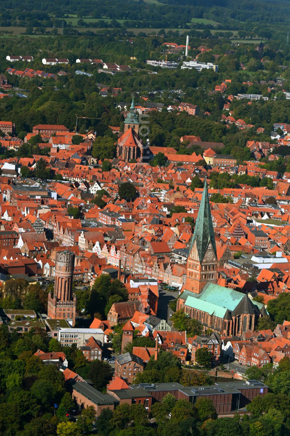 Aerial photograph Lüneburg - Church building of the St. Johanniskirche in the old town in Lueneburg in the state Lower Saxony, Germany