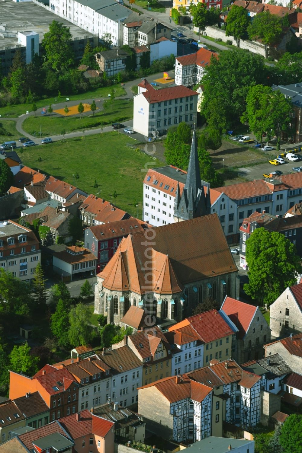 Aerial image Mühlhausen - Church building in St. Josef - roemisch-katholische Pfarrkirche Old Town- center of downtown in Muehlhausen in the state Thuringia, Germany