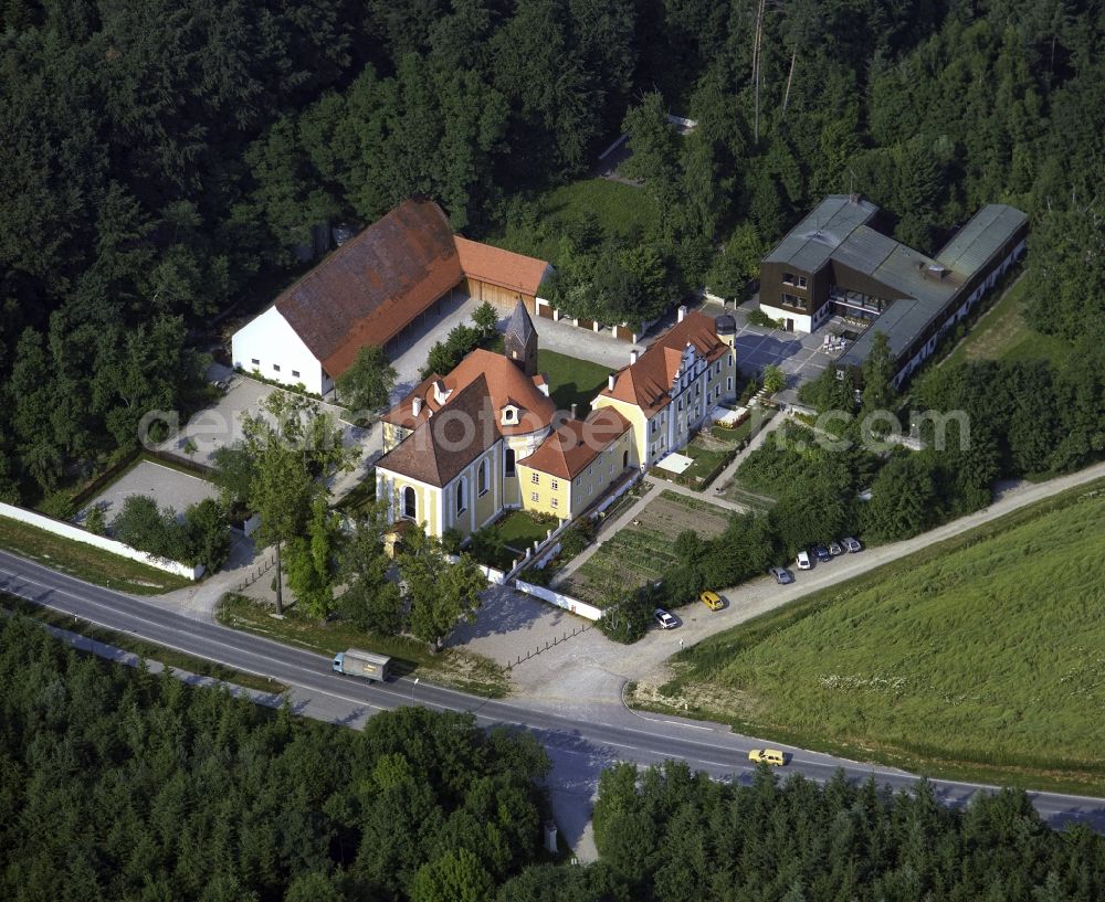 Aerial photograph Freising - Churches building the chapel Wieskirche in the district Wies in Freising in the state Bavaria, Germany