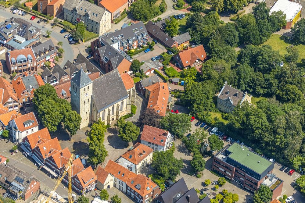 Aerial image Havixbeck - Church building Kath. Kirche St. Dionysius on Kirchplatz in the district Lasbeck in Havixbeck in the state North Rhine-Westphalia, Germany