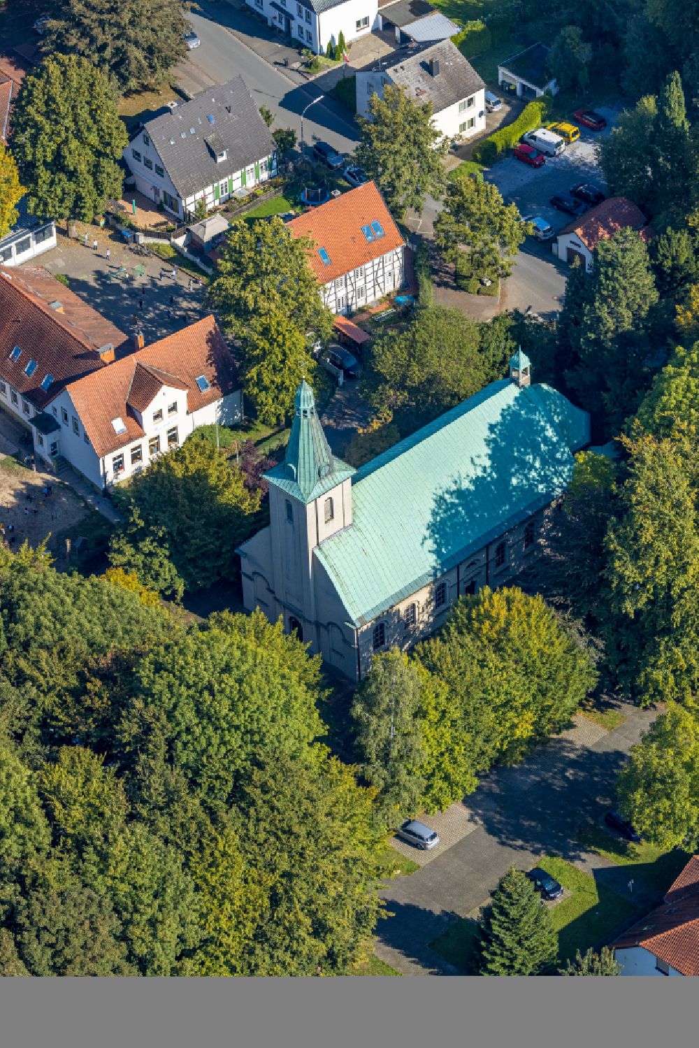 Aerial image Hemmerde - Church building Kath. Kirche St. Peter and Paul Hemmerde on street Friedhofsweg in Hemmerde in the state North Rhine-Westphalia, Germany