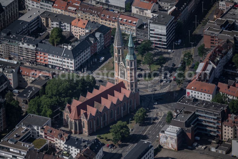 Aerial image Braunschweig - Night lights and lighting church building the Saint Katharinenkirche in Braunschweig in the federal state Lower Saxony