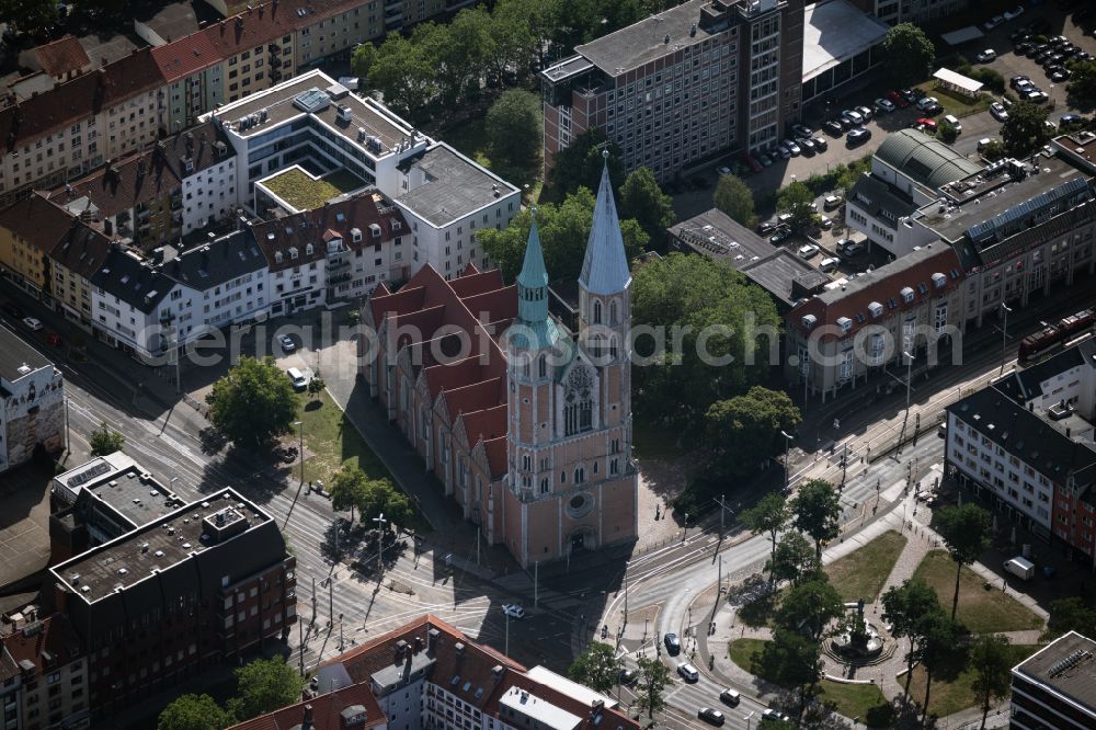 Aerial photograph Braunschweig - Night lights and lighting church building the Saint Katharinenkirche in Braunschweig in the federal state Lower Saxony