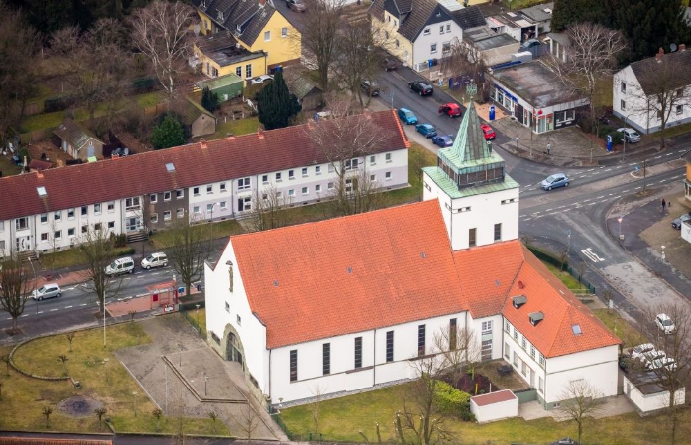 Gladbeck from the bird's eye view: Church building the Catholic Christian king church in Gladbeck in the federal state North Rhine-Westphalia