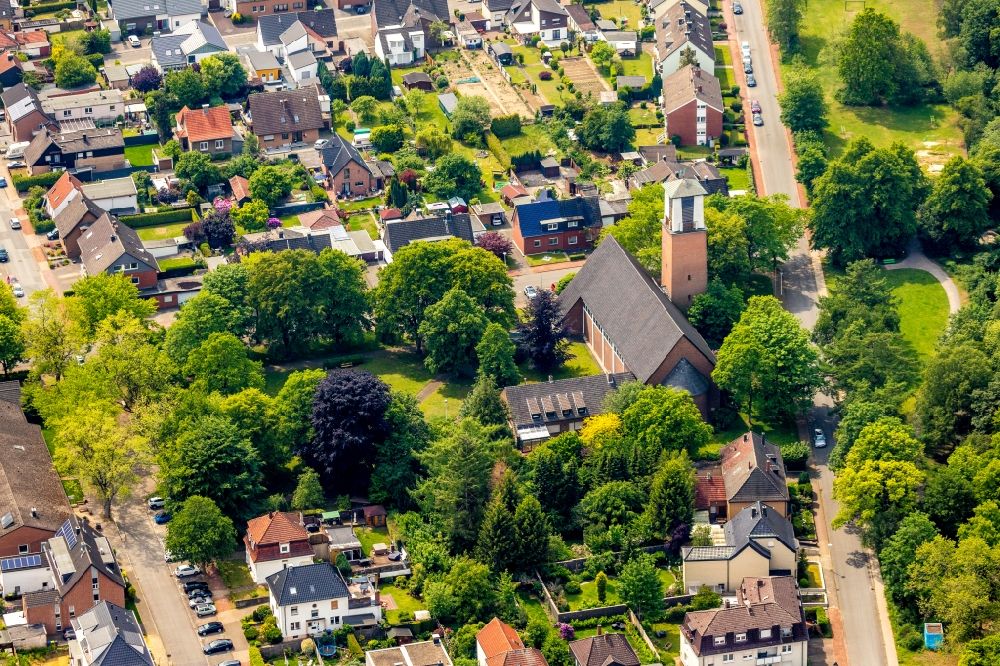 Aerial image Haltern am See - Church building of Kirche St. Laurentius on Augustusstrasse in Haltern am See in the state North Rhine-Westphalia, Germany
