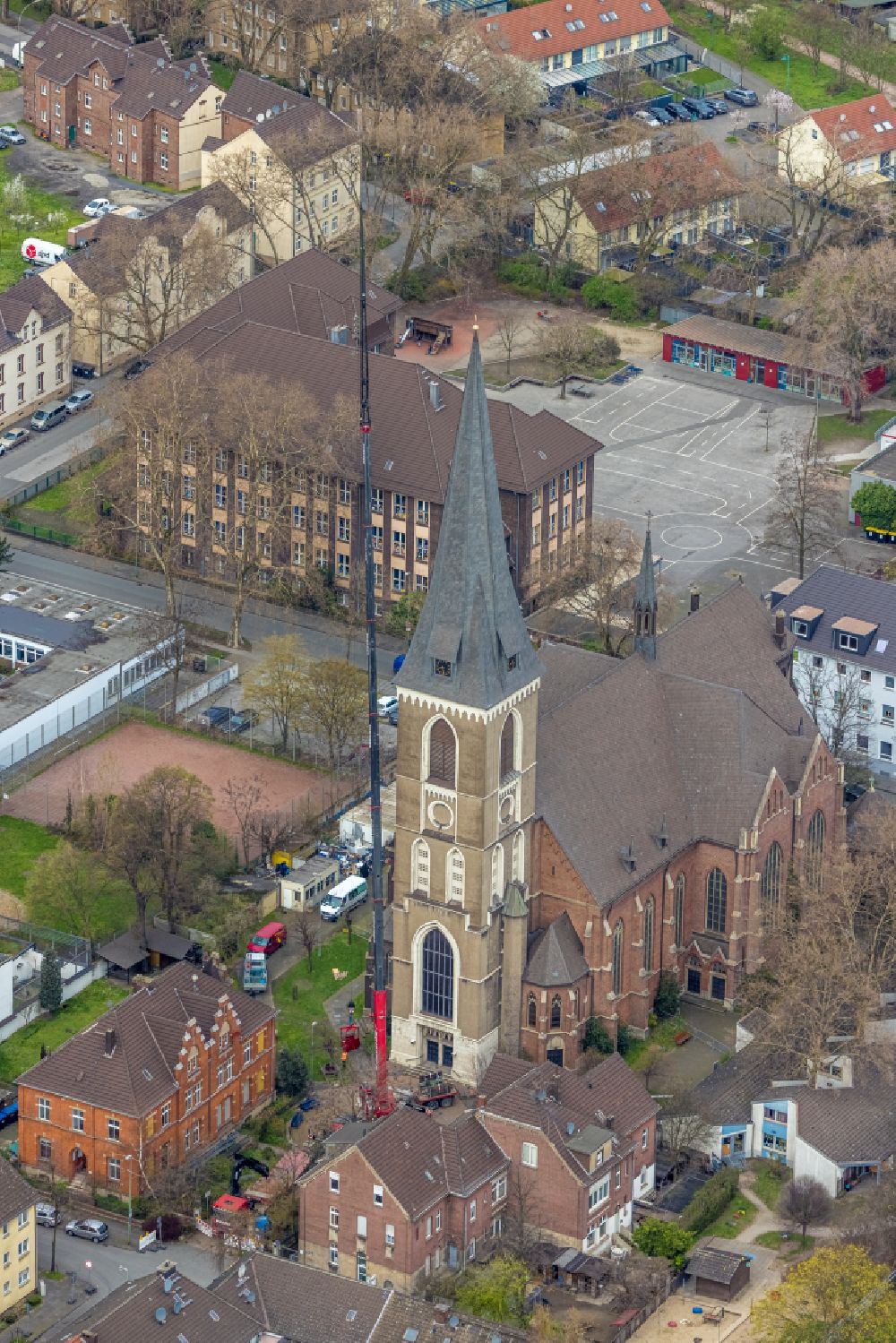 Aerial photograph Duisburg - Church building Kirche St. Peter in the district Marxloh in Duisburg in the state North Rhine-Westphalia