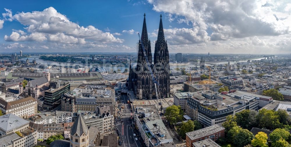 Köln from above - Church building Koelner Dom in the old town center in the district Innenstadt in Cologne in the state North Rhine-Westphalia - NRW, Germany