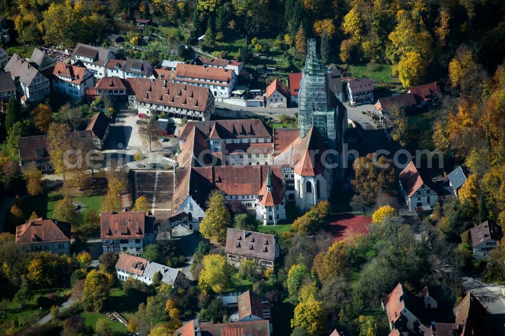 Aerial photograph Blaubeuren - Church building Klosterkirche Blautopf on street Klosterhof in Blaubeuren in the state Baden-Wurttemberg, Germany