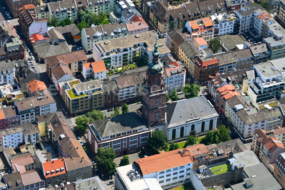 Aerial photograph Mannheim - Church building Konkordienkirche on street R2 in the district Quadrate in Mannheim in the state Baden-Wuerttemberg, Germany
