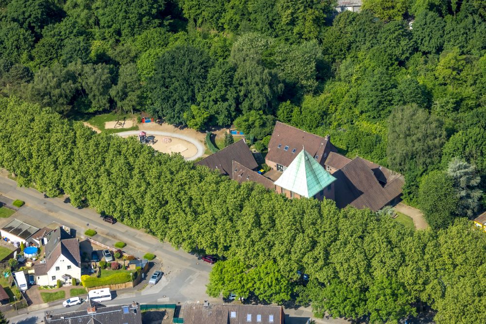 Aerial photograph Gladbeck - Church building St. Lamberti Filialkirche St. Elisabeth in Gladbeck at Ruhrgebiet in the state North Rhine-Westphalia, Germany