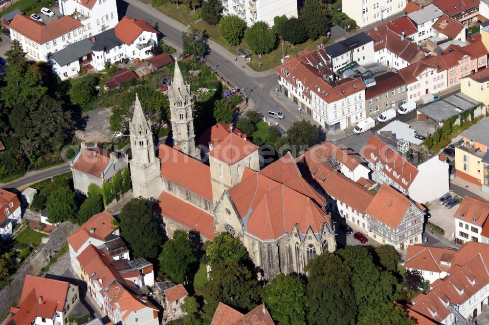 Aerial image Arnstadt - Church building in Liebfrauenkirche Old Town- center of downtown on street An der Brunnenkunst in Arnstadt in the state Thuringia, Germany