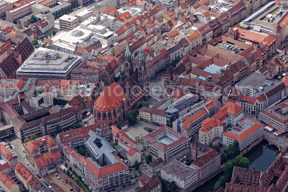 Nürnberg from the bird's eye view: Church building St. Lorenz in Old Town- center of downtown in Nuremberg in the state Bavaria
