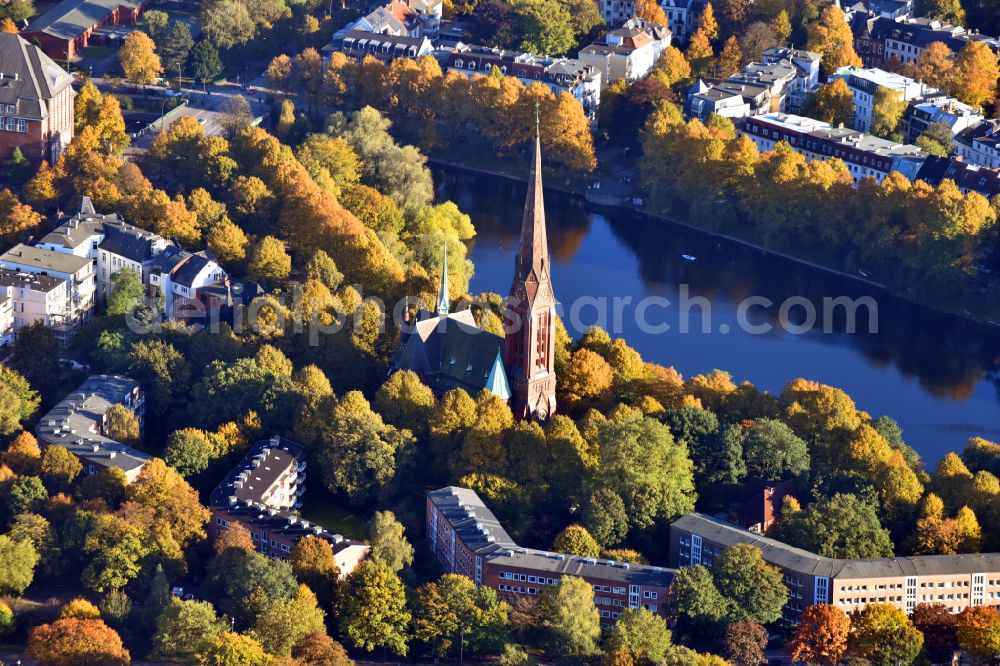 Aerial image Hamburg - church building Ev.-Luth. Kirchengemeinde St. Gertrud on street Immenhof in the district Uhlenhorst in Hamburg, Germany