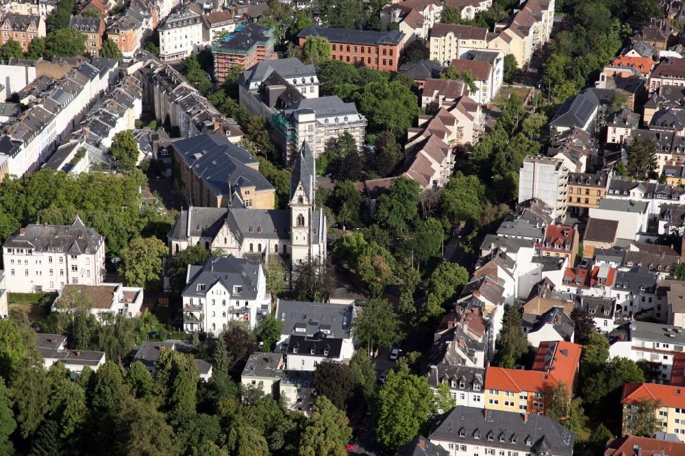 Wiesbaden from the bird's eye view: Church building of Maria Hilf Kirche on Kellerstrasse in Wiesbaden in the state Hesse, Germany
