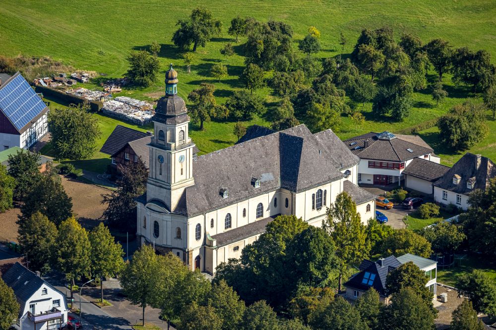 Arnsberg from above - Church building of St. Maria Magdalena on Lindenstrasse in the district Bruchhausen in Arnsberg in the state North Rhine-Westphalia, Germany