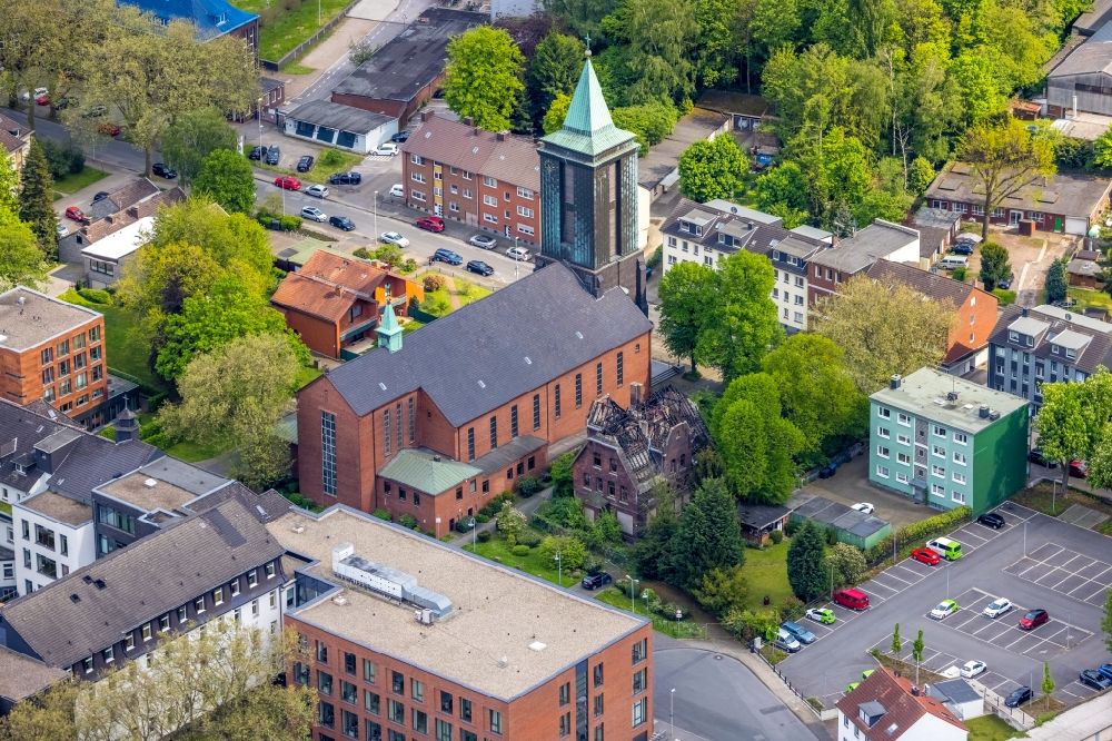Aerial image Herne - Church building of St. Marien Eickel on Herzogstrasse in Herne at Ruhrgebiet in the state North Rhine-Westphalia, Germany