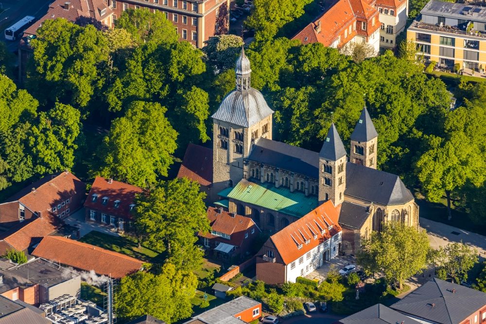 Aerial image Münster - Church building of Mauritzkirche on Sankt-Mauritz-Freiheit in Muenster in the state North Rhine-Westphalia, Germany