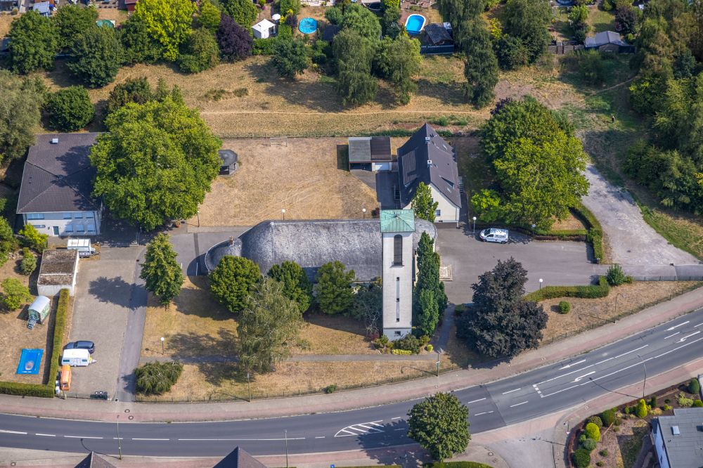 Aerial photograph Hamm - Church building St. Michael on street Ostwennemarstrasse in Hamm at Ruhrgebiet in the state North Rhine-Westphalia, Germany
