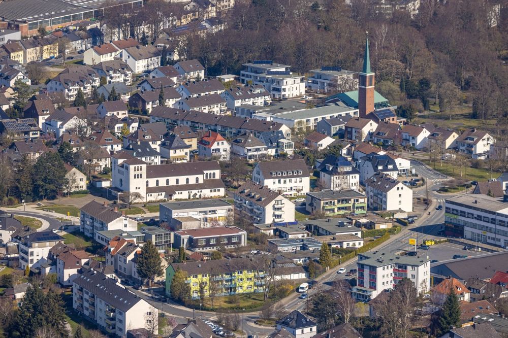 Arnsberg from the bird's eye view: Church buildings of the St. Michael Kirche and the Pauluskirche in the district Neheim in Arnsberg at Sauerland in the state North Rhine-Westphalia, Germany