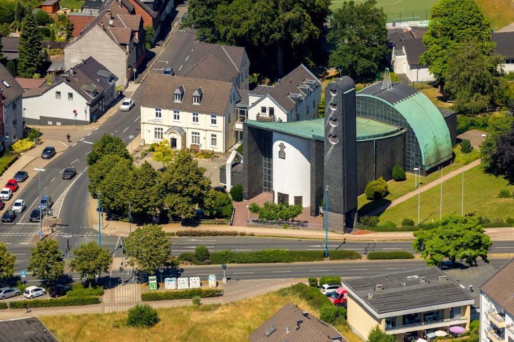 Aerial image Velbert - Church building of Neuapostolische Kirche Velbert-West on Poststrasse in Velbert in the state North Rhine-Westphalia, Germany