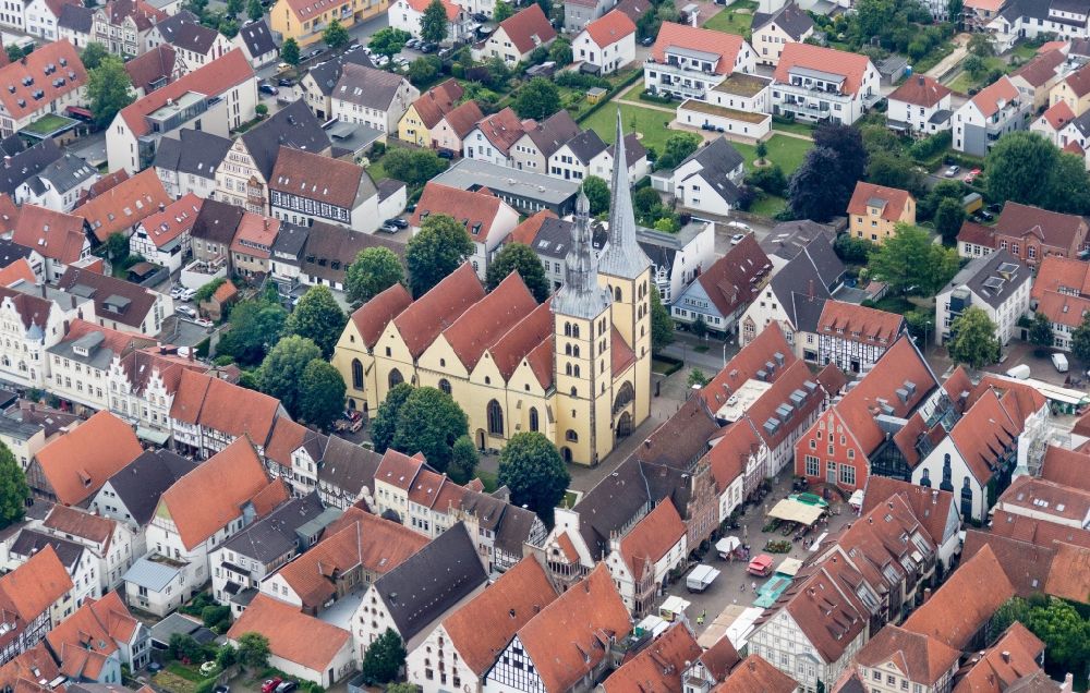 Lemgo from the bird's eye view: Church building of the St. Nicolai-Kirche on Papenstrasse in Lemgo in the state North Rhine-Westphalia, Germany