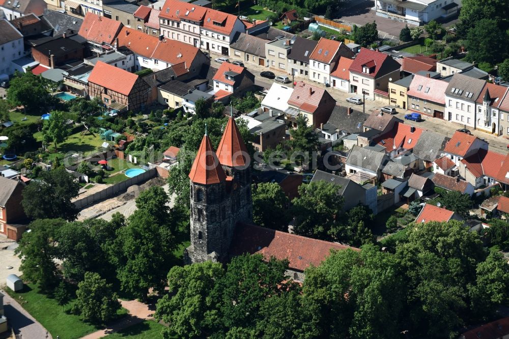 Aerial photograph Aken - Church building St. Nikolai Kirche in Aken in the state Saxony-Anhalt