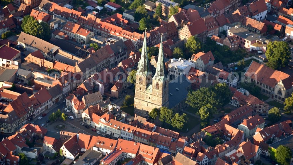 Aerial photograph Quedlinburg - Church building of St. Nikolaikirche on Neustaedter Kirchhof in Quedlinburg in the state Saxony-Anhalt, Germany