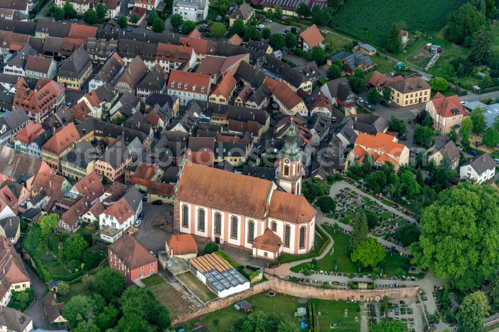 Ettenheim from the bird's eye view: Church building in the village of in Ettenheim in the state Baden-Wuerttemberg, Germany