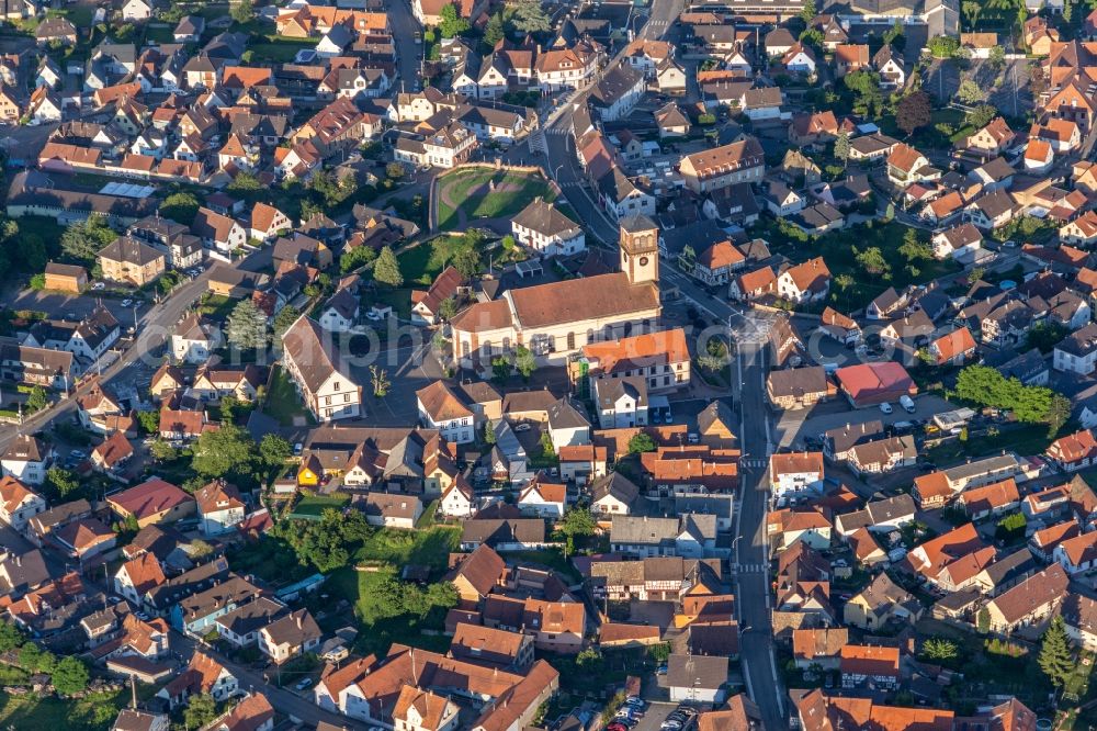 Aerial photograph Soufflenheim - Church building in the village of in Soufflenheim in Grand Est, France