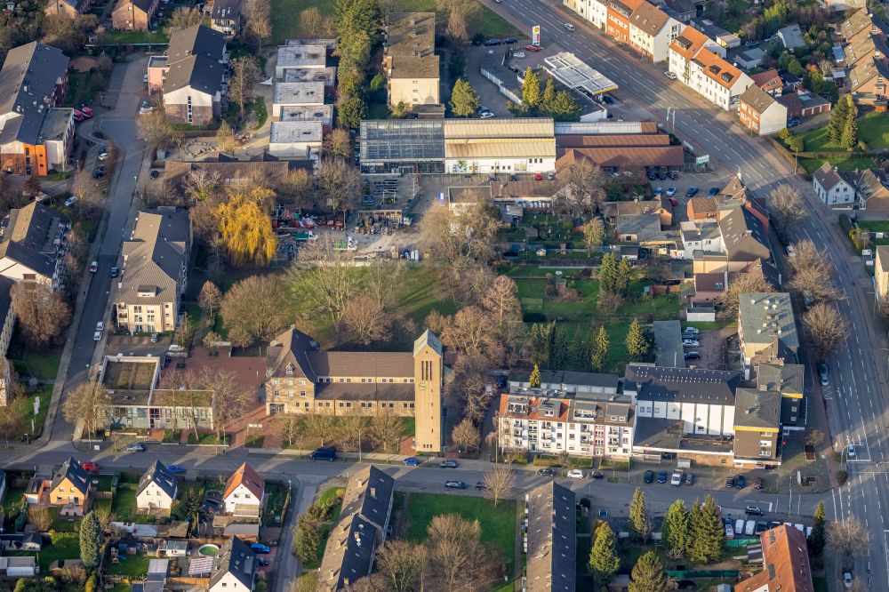 Aerial image Duisburg - Church building on Elisabethstrasse in the district Vierlinden in Duisburg at Ruhrgebiet in the state North Rhine-Westphalia, Germany