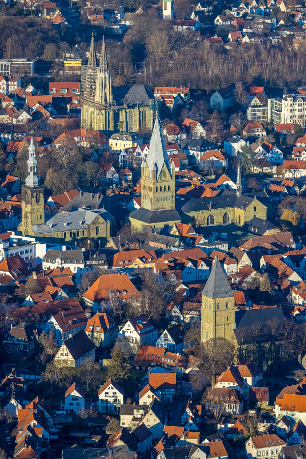 Aerial photograph Soest - church building in St. Patrokli- Dom and St. Petri (Alde Kerke) Old Town- center of downtown in Soest in the state North Rhine-Westphalia, Germany