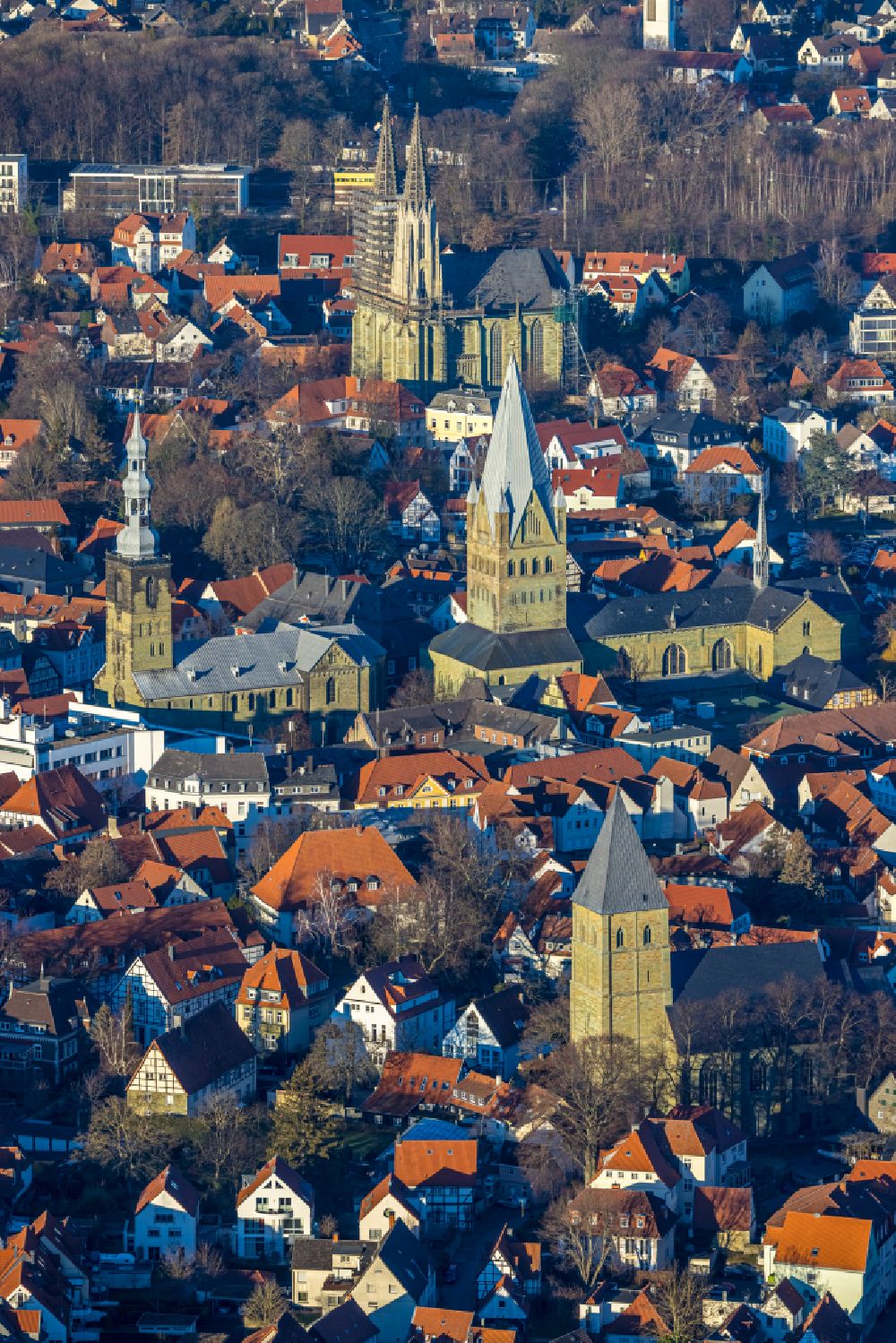 Soest from above - church building in St. Patrokli- Dom and St. Petri (Alde Kerke) Old Town- center of downtown in Soest in the state North Rhine-Westphalia, Germany