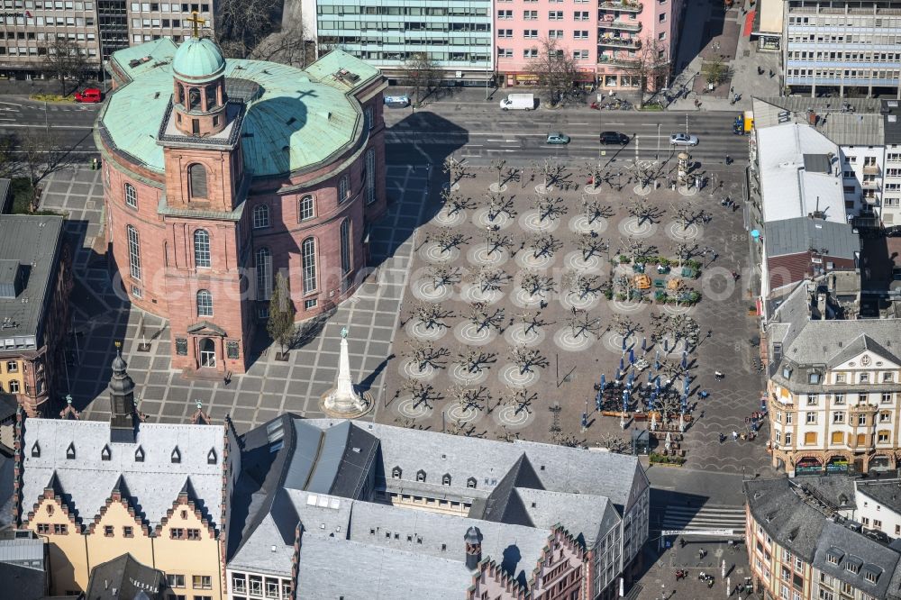 Frankfurt am Main from above - Church building of the Paulskirche in downtown in the district Altstadt in Frankfurt in the state Hesse