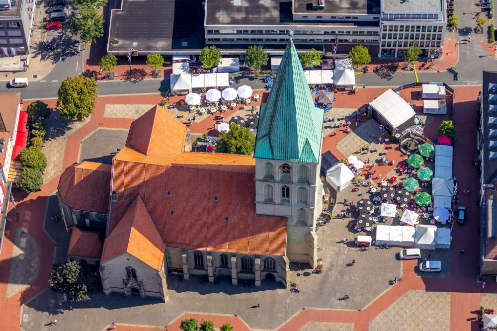 Hamm from the bird's eye view: Church building Pauluskirche on Marktplatz in Hamm in the state North Rhine-Westphalia, Germany