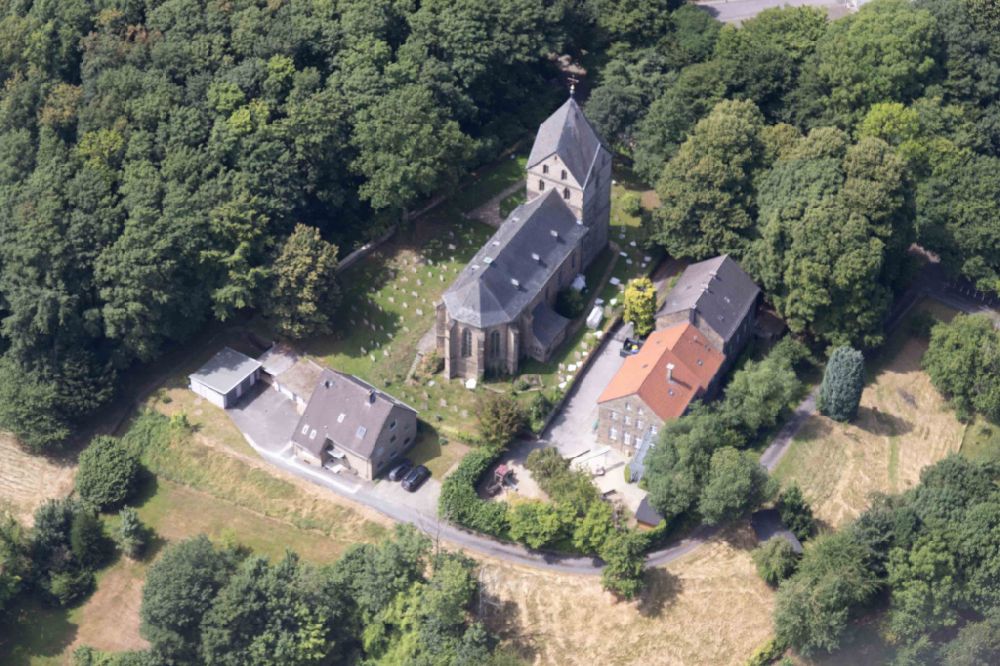 Dortmund from the bird's eye view: Church building St. Peter zu Syburg on street Syburger Kirchstrasse in the district Syburg in Dortmund at Ruhrgebiet in the state North Rhine-Westphalia, Germany