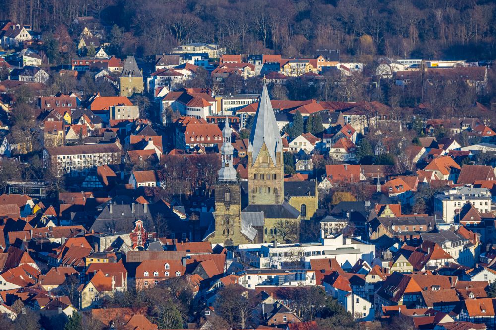 Aerial image Soest - Church building St. Petrikirche on Petrikirchhof in Soest in the state North Rhine-Westphalia, Germany