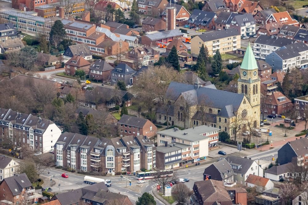 Aerial photograph Bottrop - Church building Pfarrkirche St. Johannes of Taeufer in the district Kirchhellen in Bottrop in the state North Rhine-Westphalia, Germany