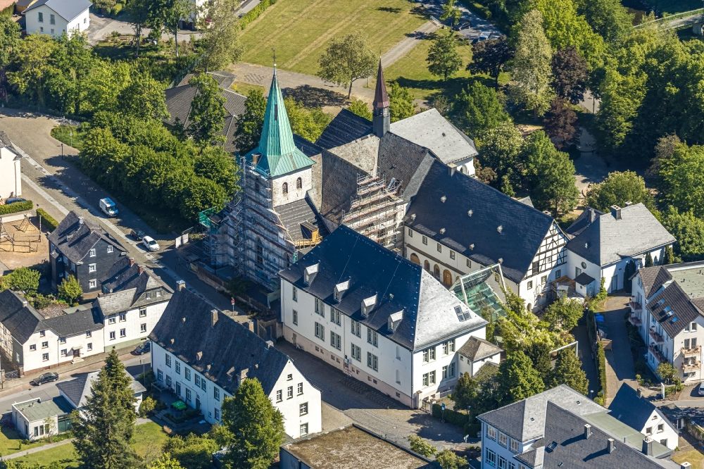 Arnsberg from above - Church building of Propsteikirche St. Laurentius at the monastery Wedinghausen in Arnsberg in the state of North Rhine-Westphalia, Germany