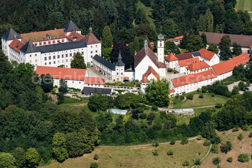 Aerial photograph Wolfegg - Church building Renaissance Schloss with Pfarr and Stiftskirche St Katharina in Wolfegg in the state Baden-Wurttemberg, Germany