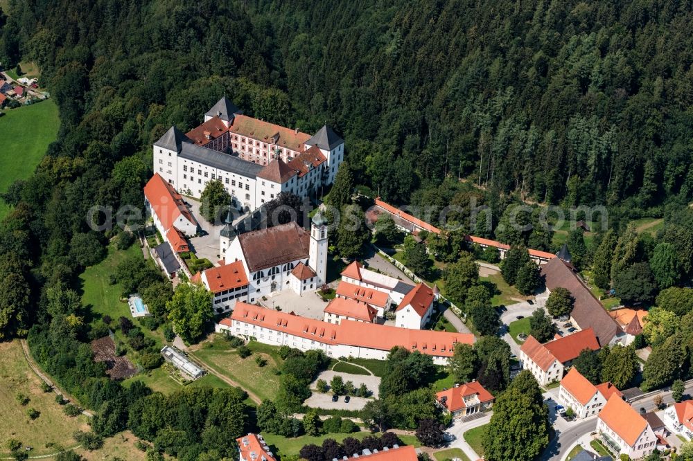 Wolfegg from the bird's eye view: Church building Renaissance Schloss with Pfarr and Stiftskirche St Katharina in Wolfegg in the state Baden-Wurttemberg, Germany