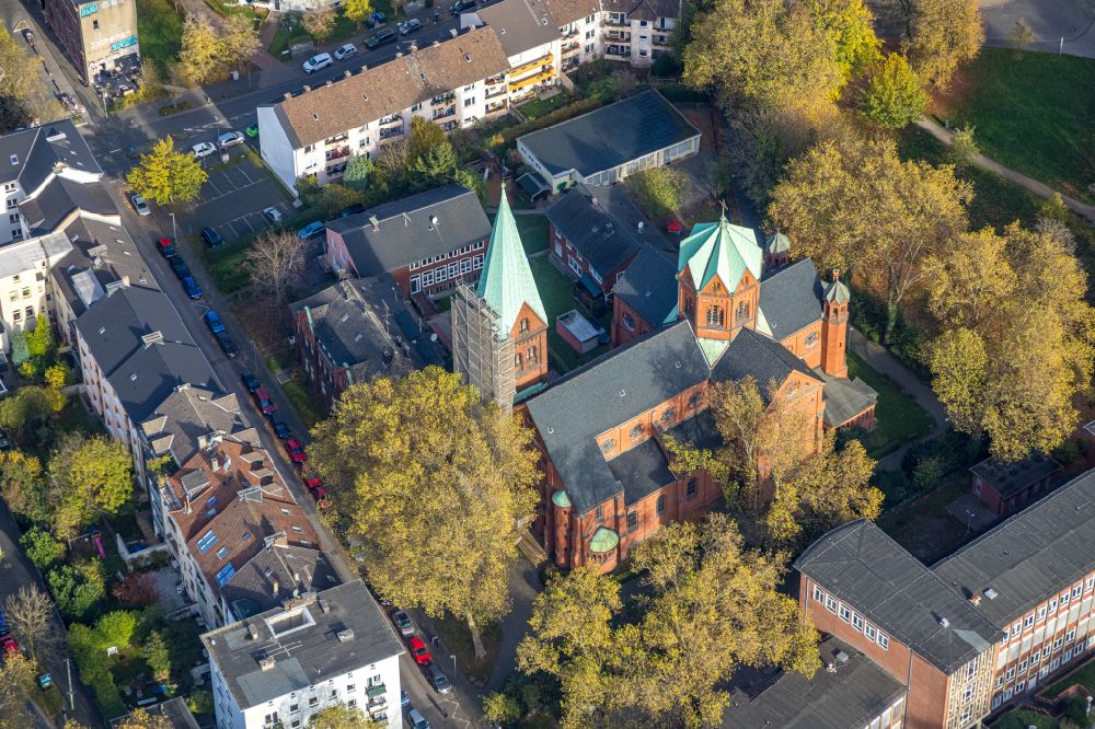 Aerial image Bochum - Church building Sankt-Joseph-Kirche on street Stuehmeyerstrasse in the district Innenstadt in Bochum at Ruhrgebiet in the state North Rhine-Westphalia, Germany